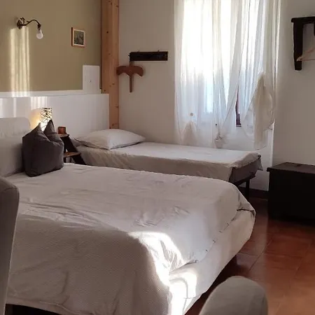 Πανσιόν Casa Olmi Castiglione dʼIntelvi