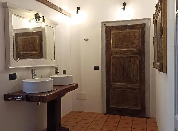 Casa Olmi Pensión Castiglione dʼIntelvi