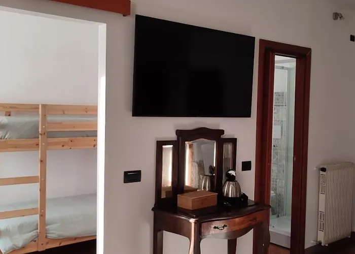 Casa Olmi Pensión Castiglione dʼIntelvi