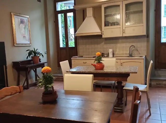 Casa Olmi Gasthof Castiglione dʼIntelvi